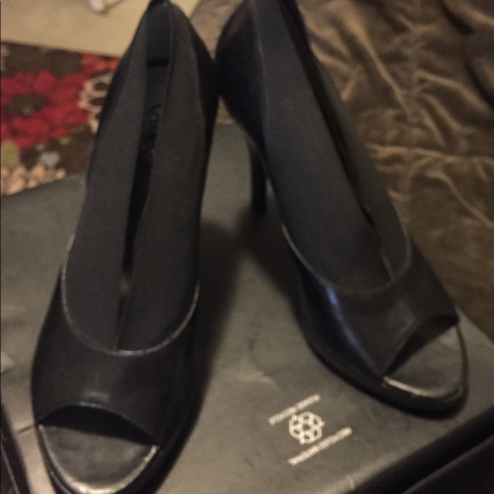 Carlos black heels